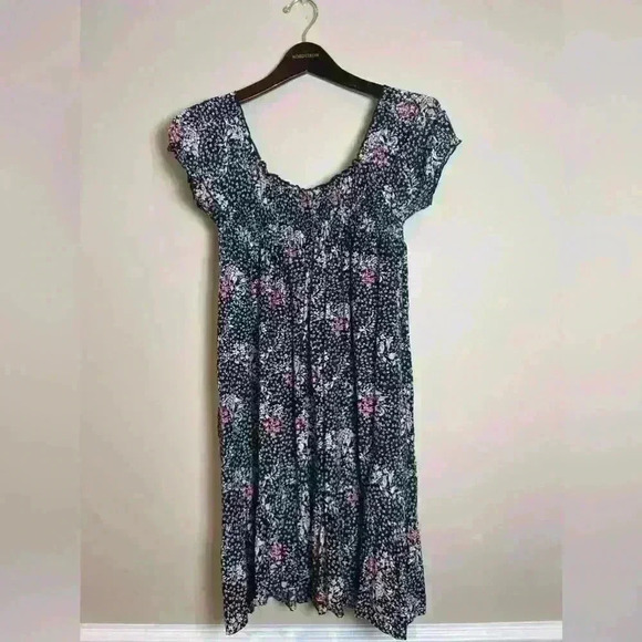Free People Dresses & Skirts - Free Preople Peasant Babydoll Floral Mini Press Black M